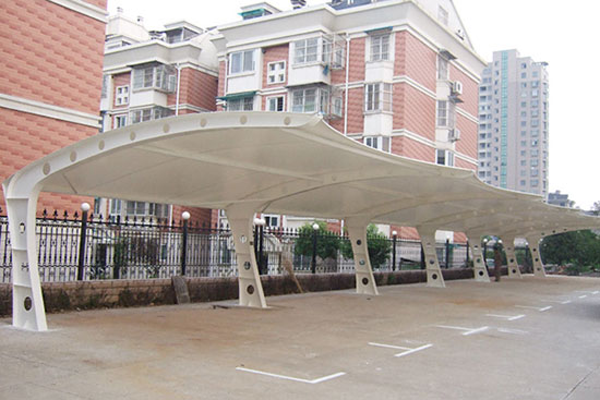 膜結構車棚