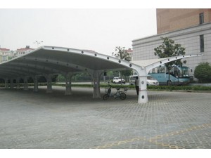 膜結構車棚