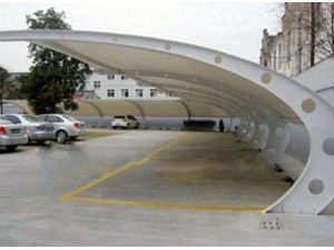 膜結構車棚