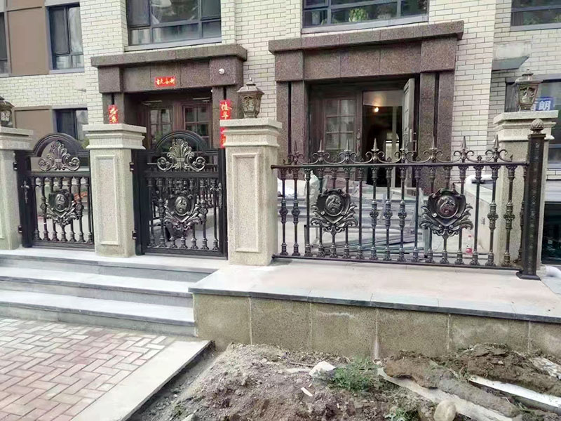 鋁藝護欄
